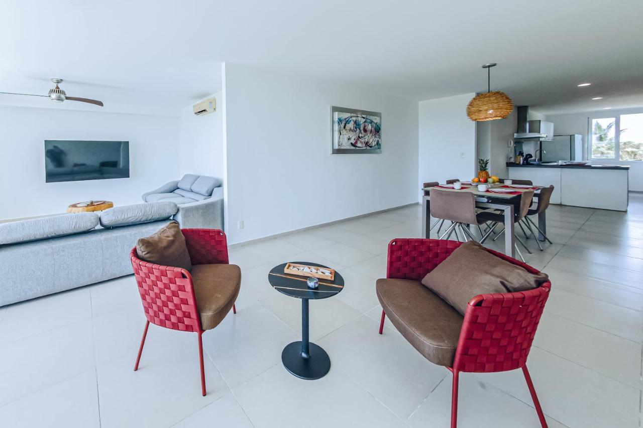 New Beachfront Luxury Apartments Cancún Buitenkant foto