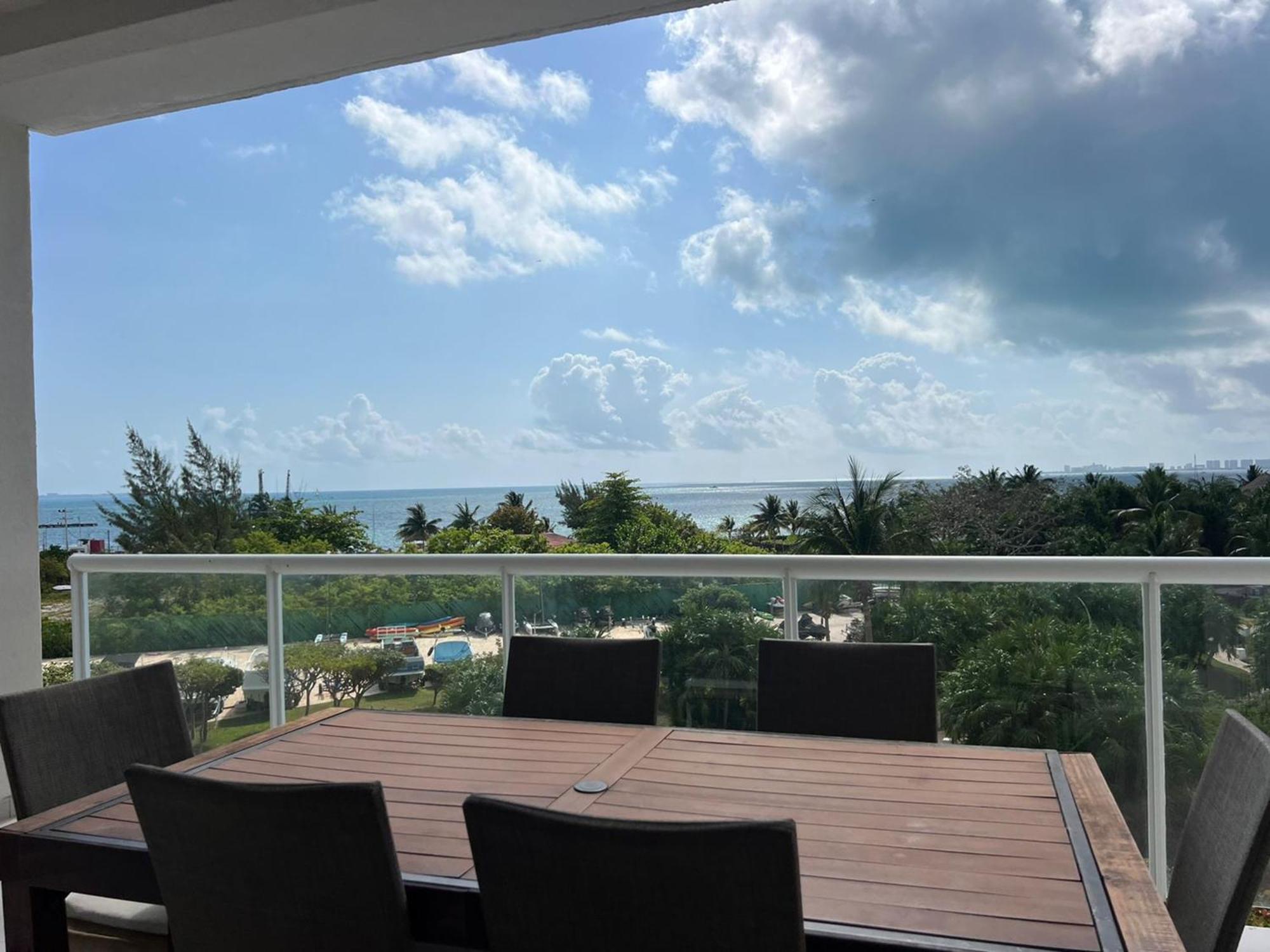 New Beachfront Luxury Apartments Cancún Buitenkant foto