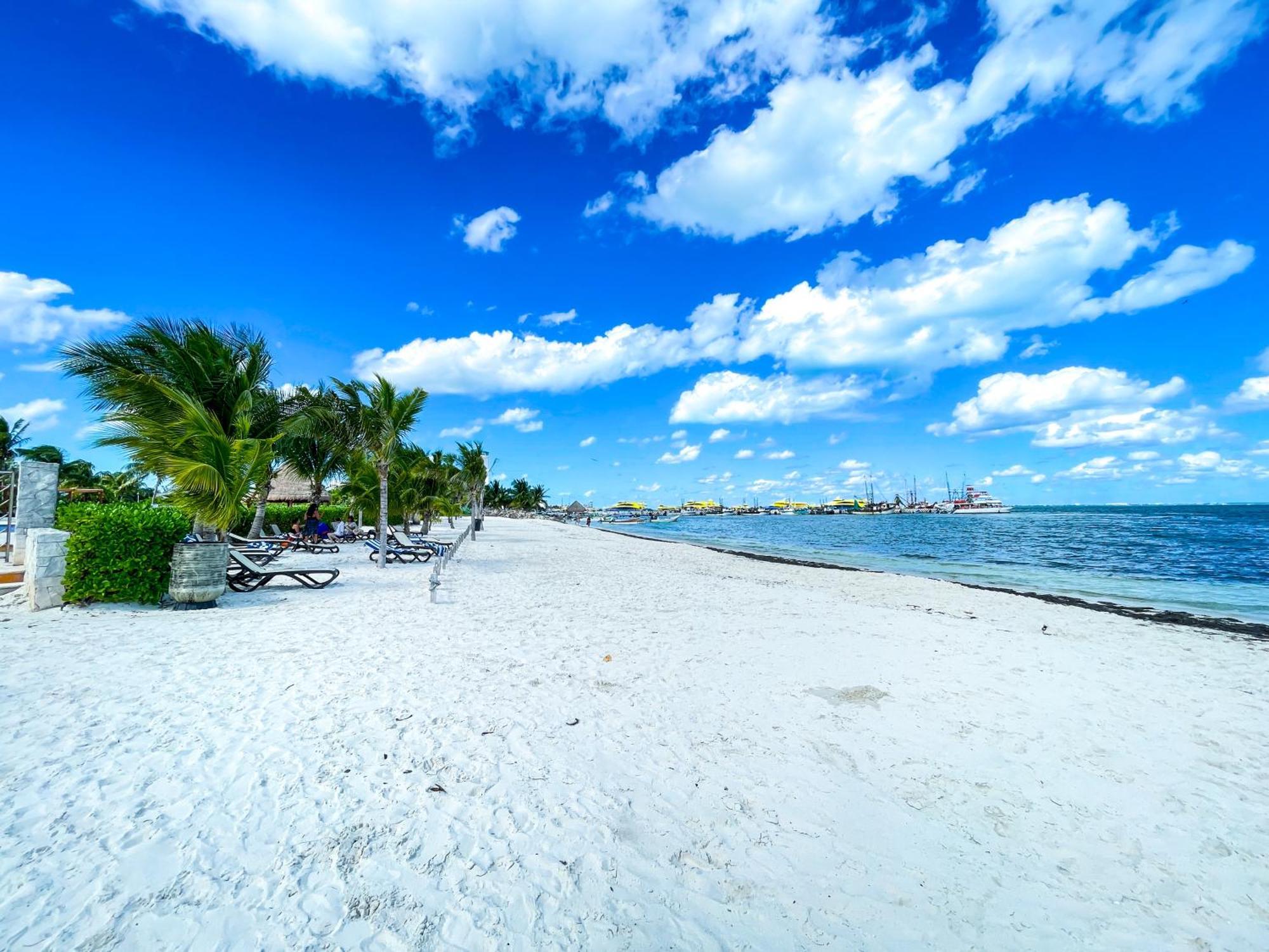 New Beachfront Luxury Apartments Cancún Buitenkant foto