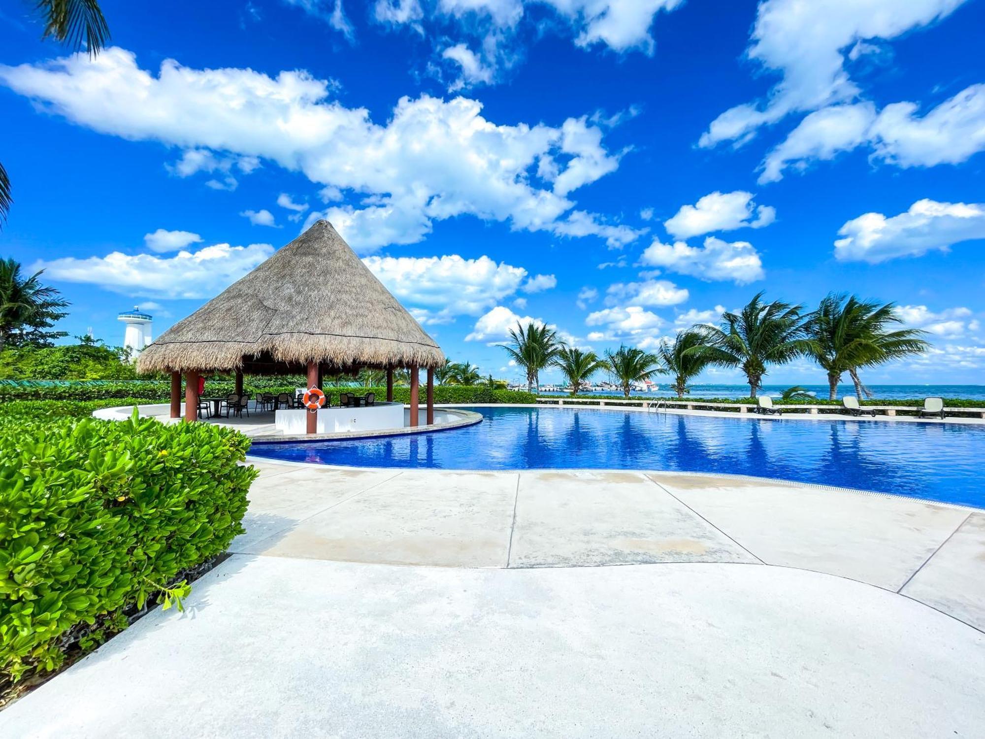 New Beachfront Luxury Apartments Cancún Buitenkant foto