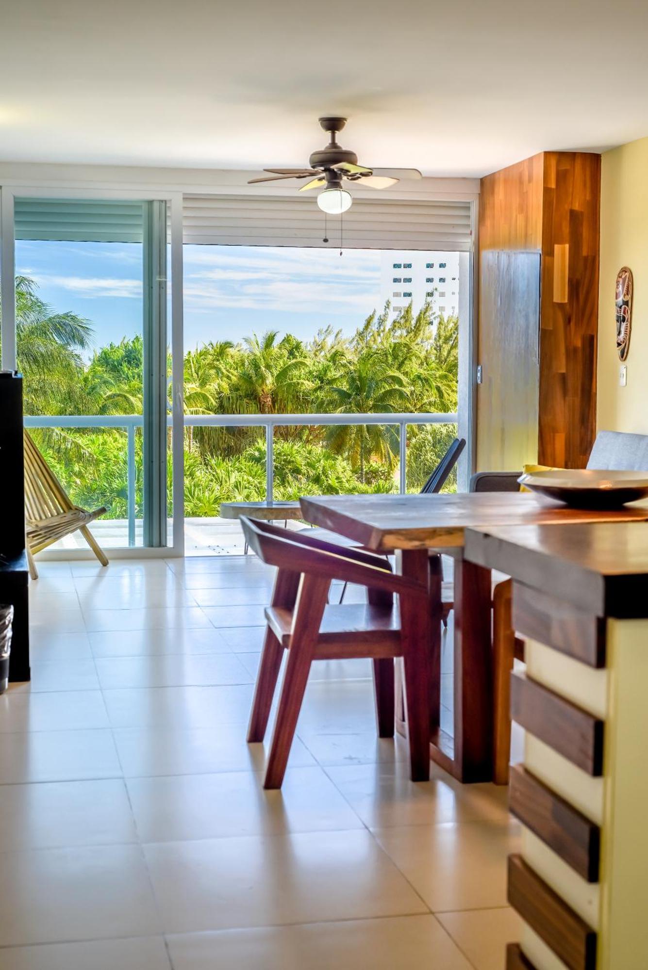 New Beachfront Luxury Apartments Cancún Buitenkant foto