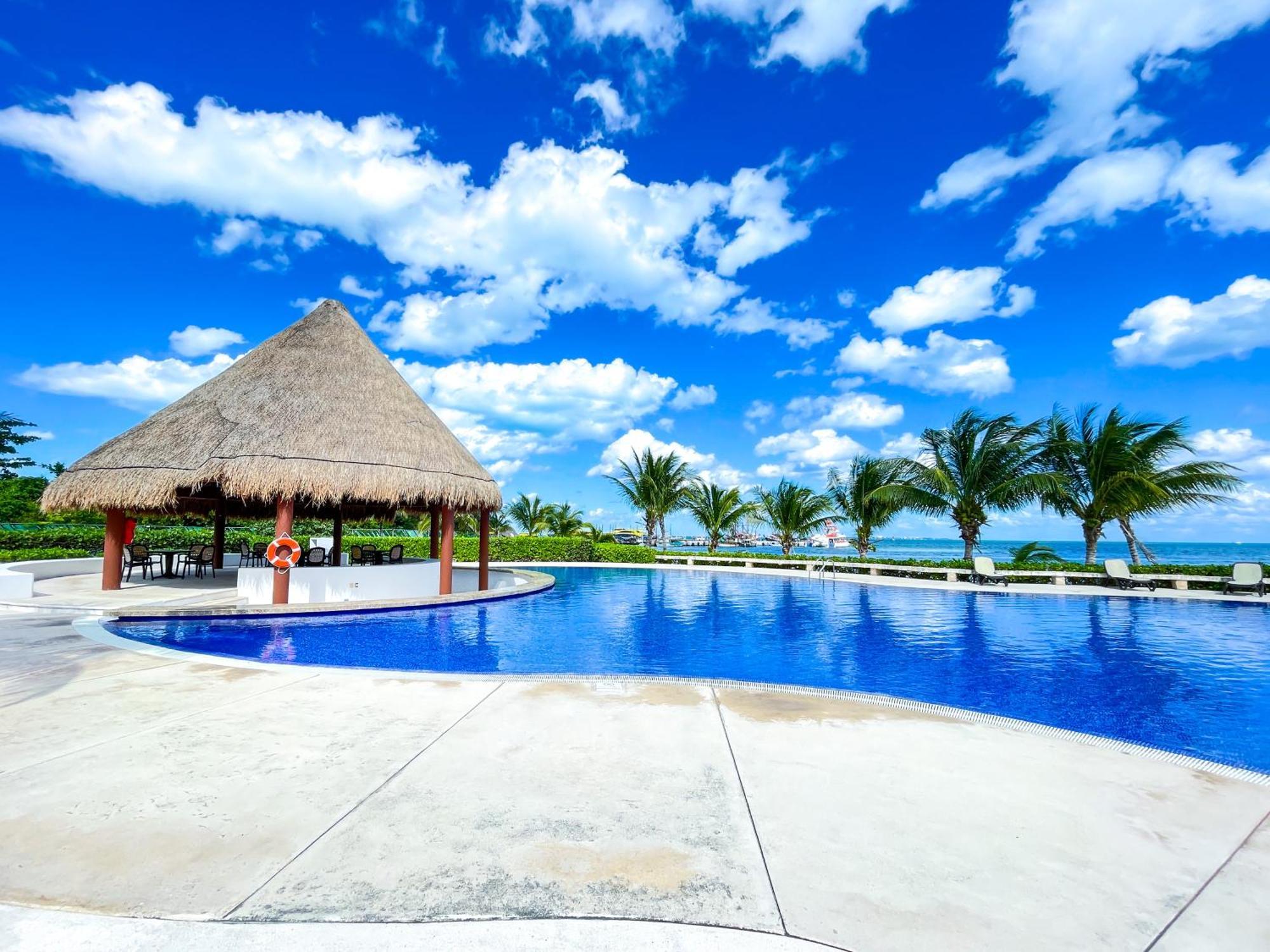 New Beachfront Luxury Apartments Cancún Buitenkant foto