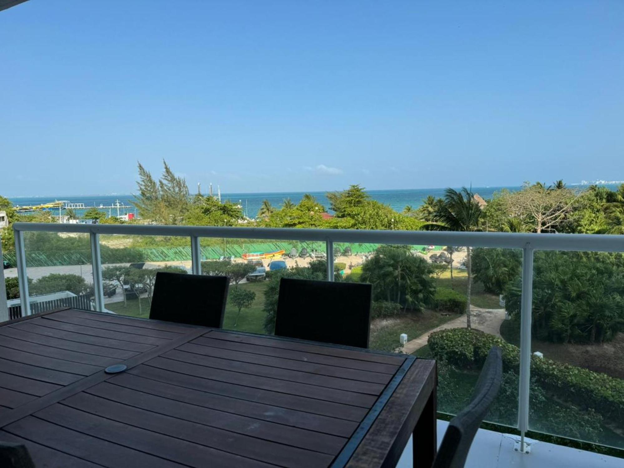 New Beachfront Luxury Apartments Cancún Buitenkant foto