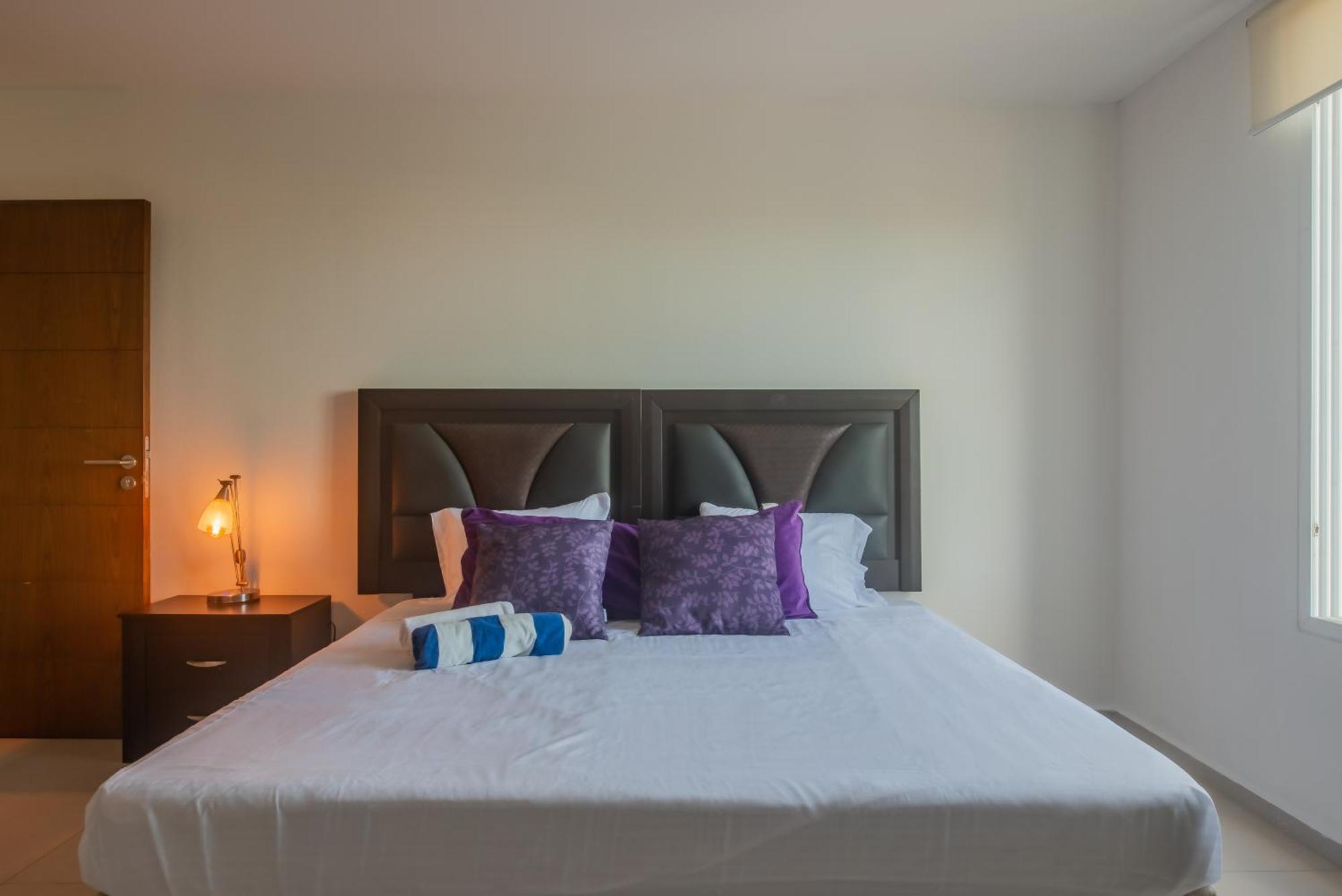 New Beachfront Luxury Apartments Cancún Buitenkant foto