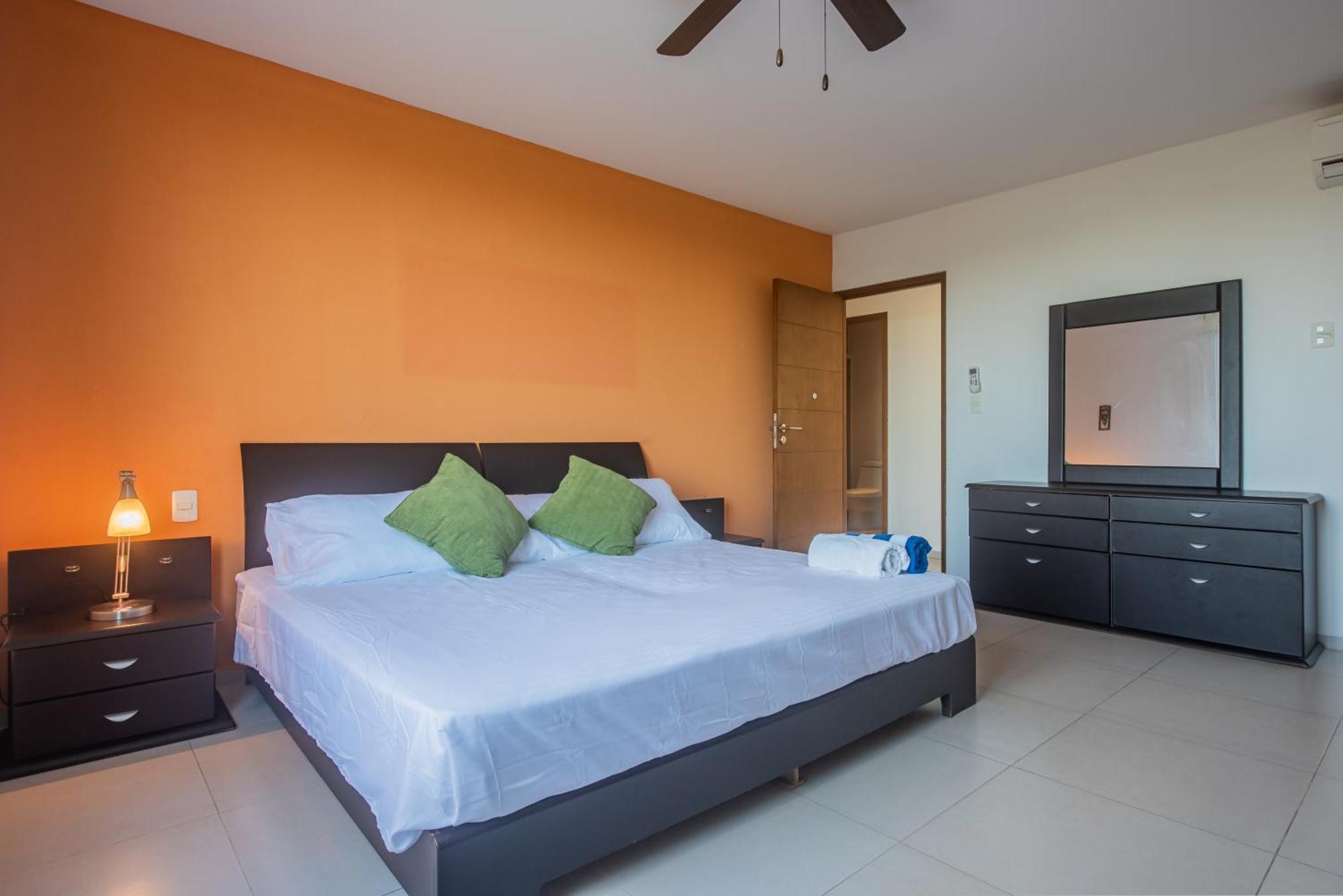 New Beachfront Luxury Apartments Cancún Buitenkant foto