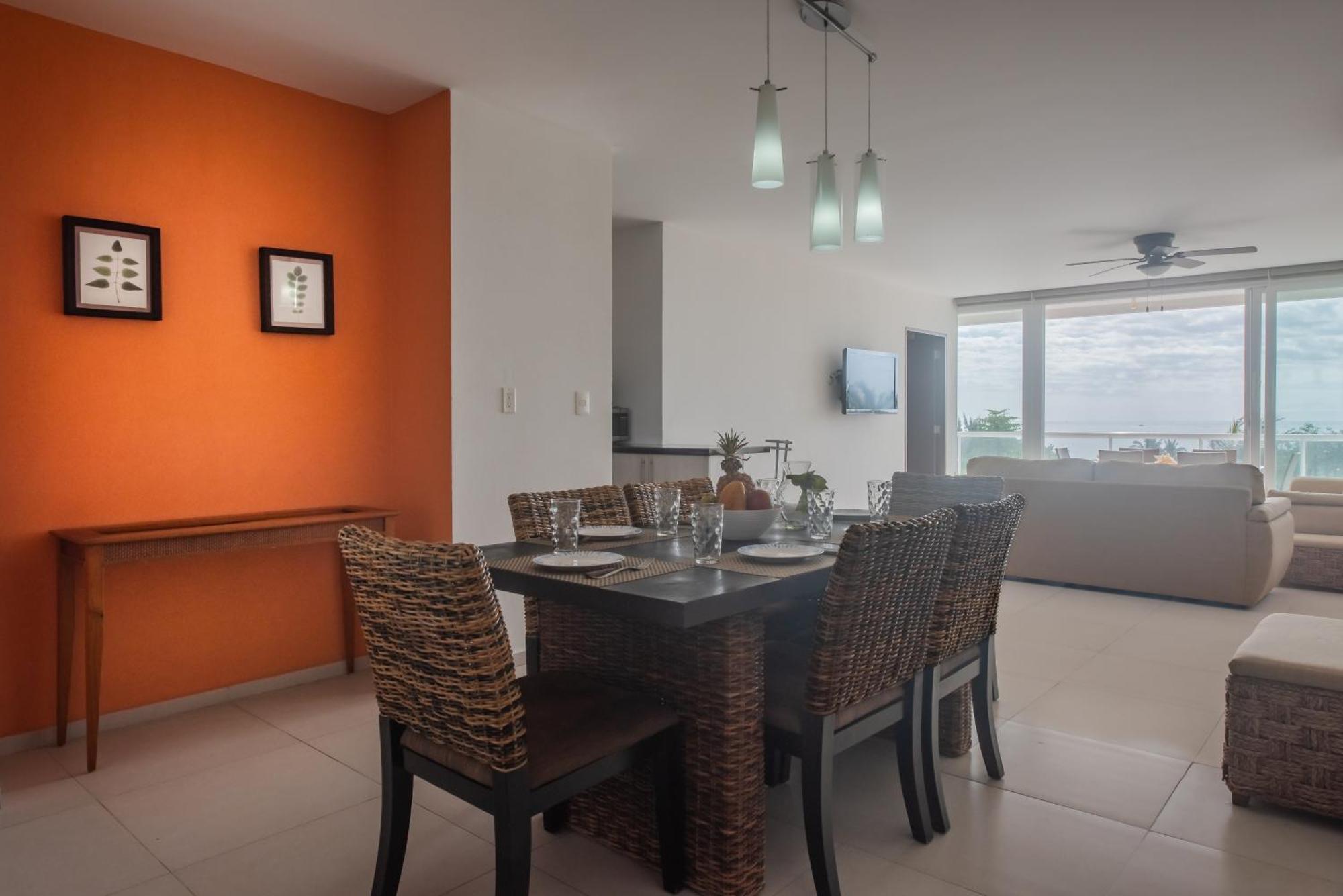 New Beachfront Luxury Apartments Cancún Buitenkant foto