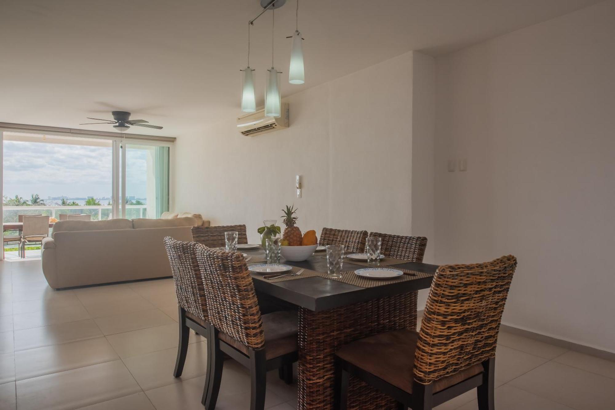 New Beachfront Luxury Apartments Cancún Buitenkant foto