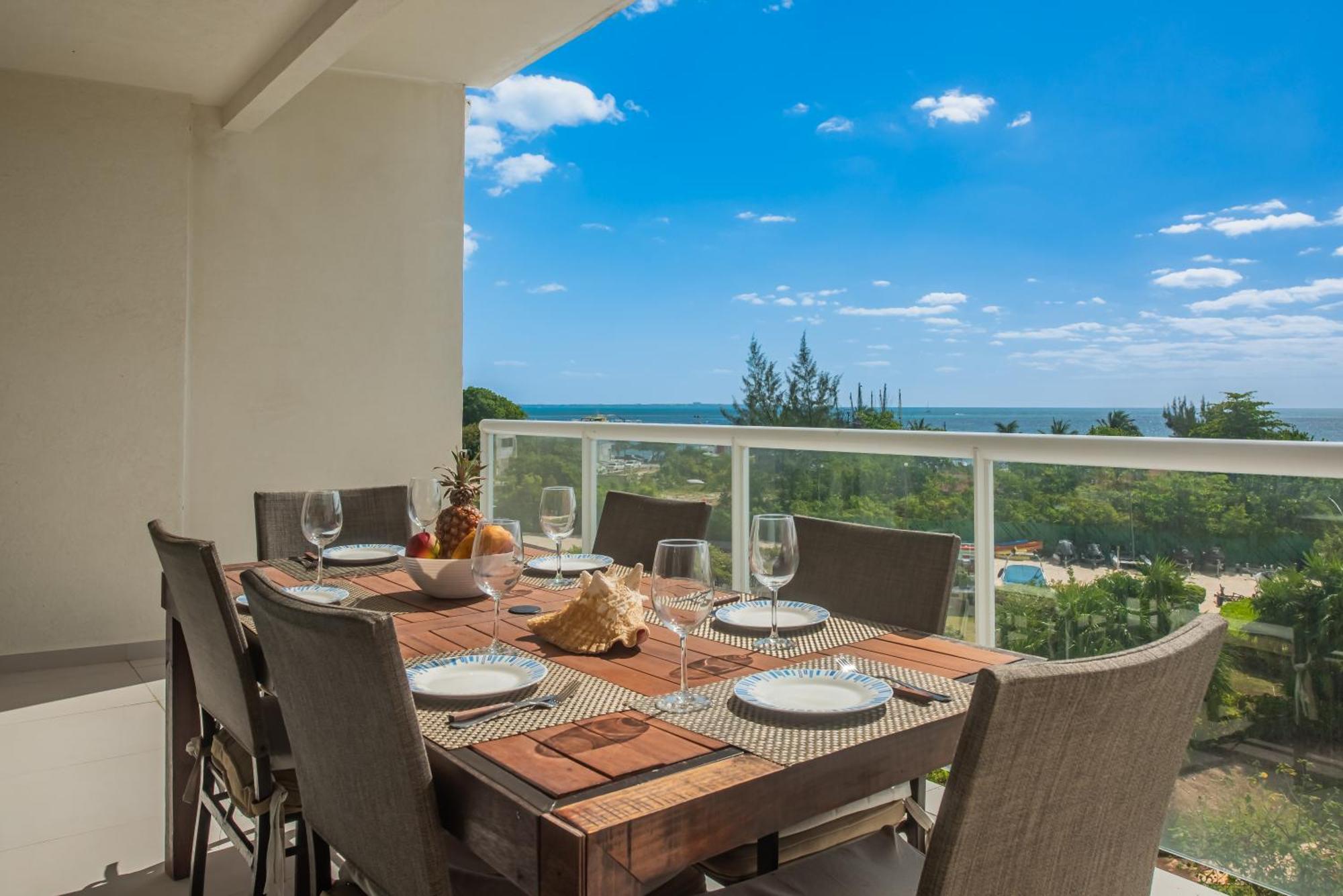 New Beachfront Luxury Apartments Cancún Buitenkant foto