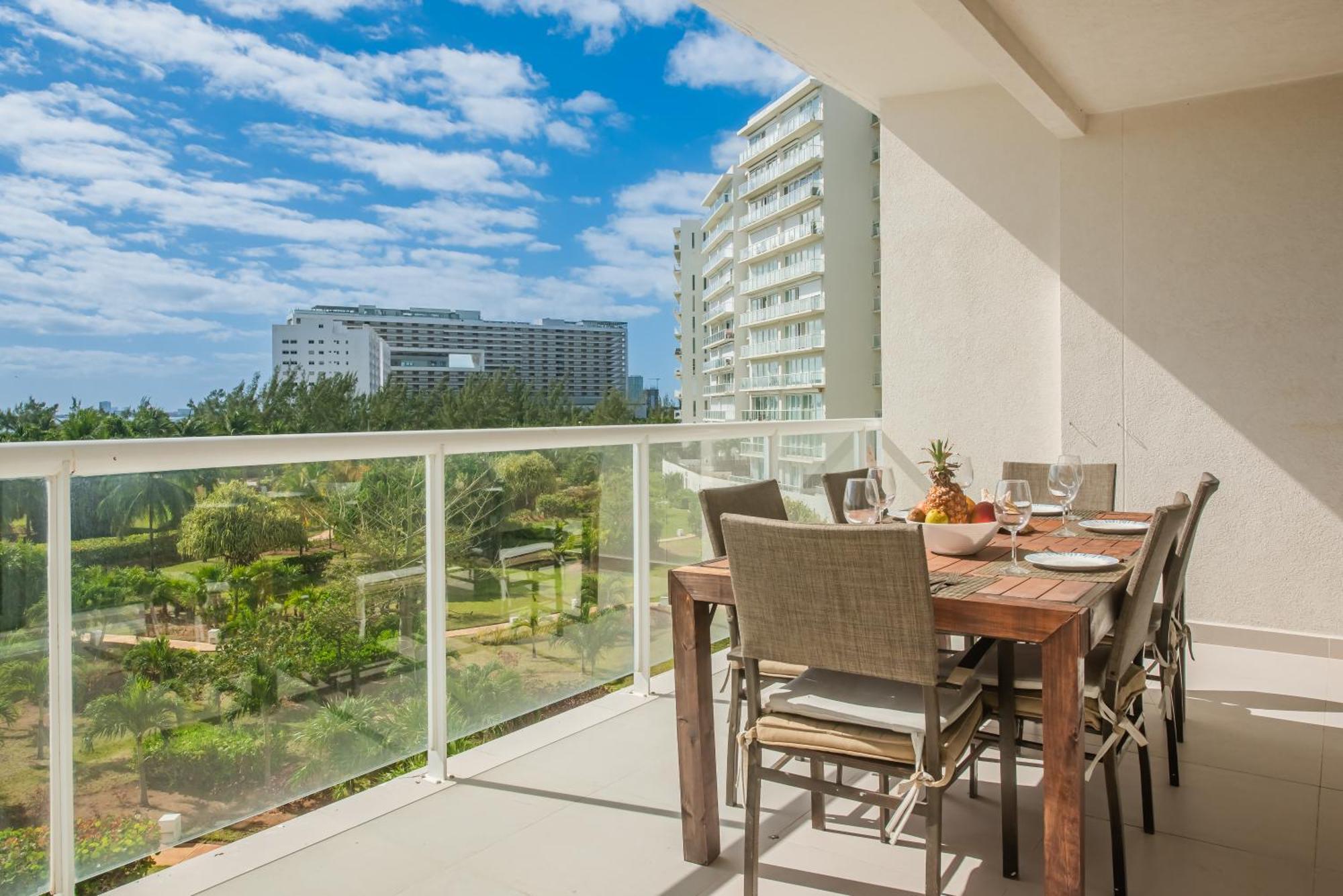 New Beachfront Luxury Apartments Cancún Buitenkant foto